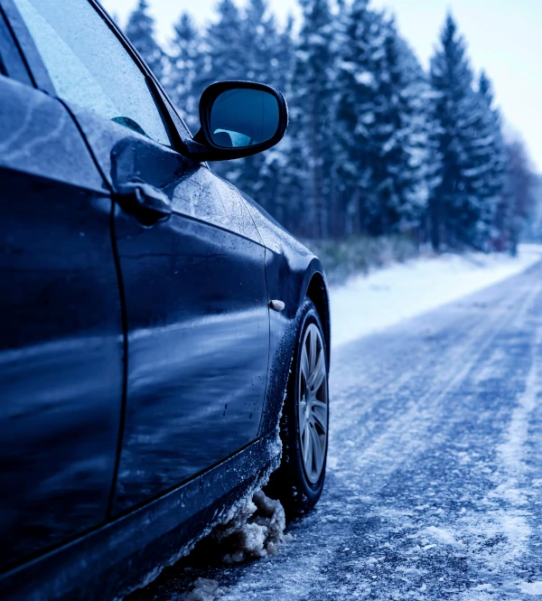Conducir en temporadas de frío: seguridad y prevención en el día a día